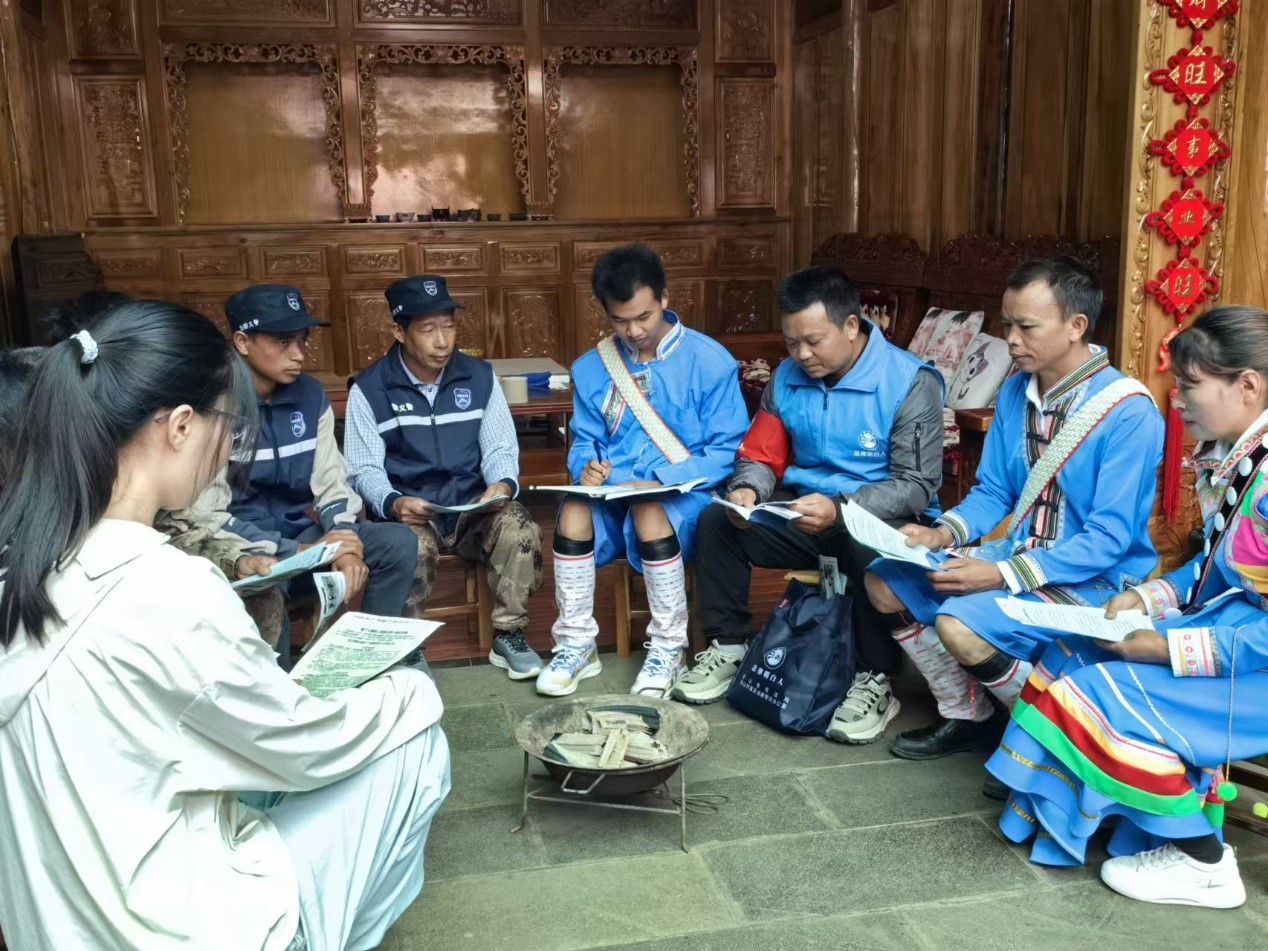 騰沖市猴橋鎮(zhèn)猴橋村國門新村舉辦火塘?xí)?。人民網(wǎng)記者 孝金波攝