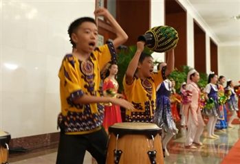 拉片看！從億點細(xì)節(jié)看懂中非情誼