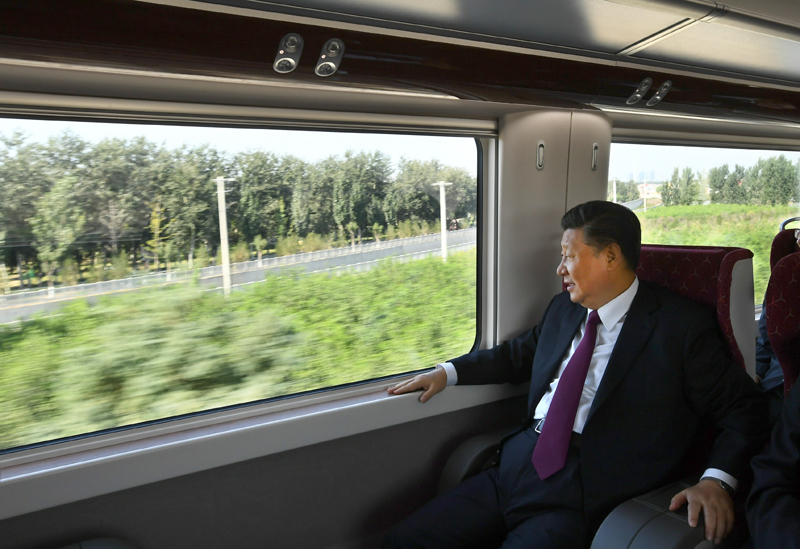 2019年9月25日，習(xí)近平總書記乘坐軌道列車前往北京大興國際機(jī)場。