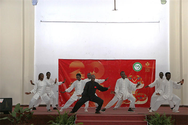 卡巴拉克大學(xué)春節(jié)體驗(yàn)活動(dòng)。埃格頓大學(xué)孔子學(xué)院供圖