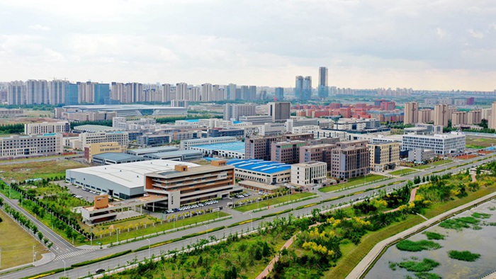 位于長(zhǎng)春新區(qū)的一家家光電企業(yè)走上了協(xié)同化發(fā)展之路。（長(zhǎng)春新區(qū)供圖）