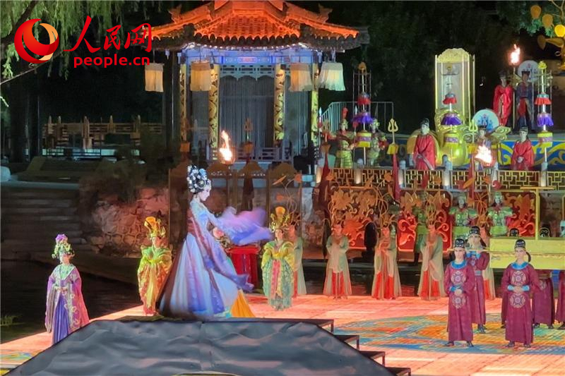 《長恨歌》演出現(xiàn)場。人民網(wǎng)記者 李志強攝