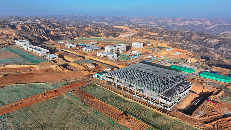 正在建設(shè)的府谷府州機(jī)場(chǎng)。朱鑫攝