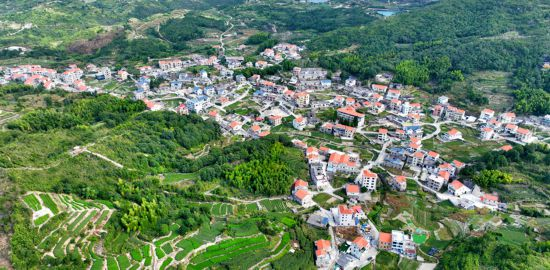 軍營村俯瞰。人民網(wǎng)記者 陳博 攝