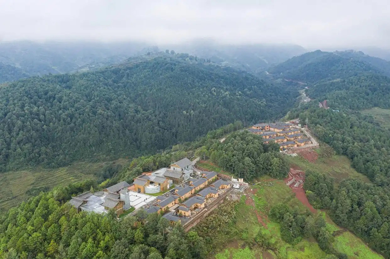 2020年10月13日拍攝的三河村新村聚居點。