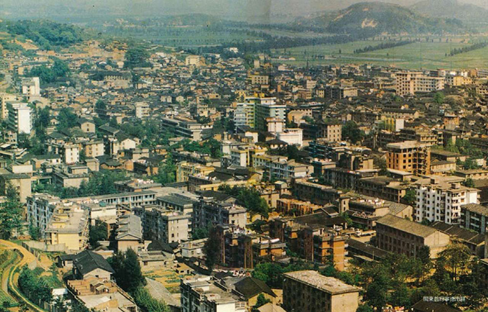 1988年寧德城區(qū)風(fēng)貌。（圖源：《習(xí)近平在寧德》）