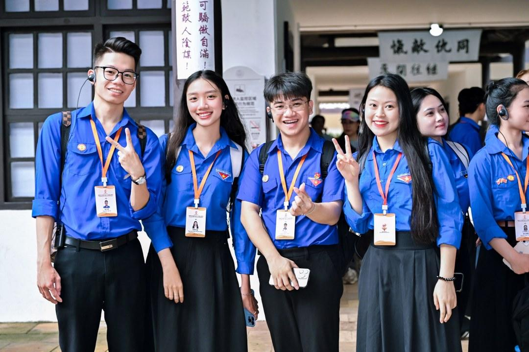 200名來(lái)自越南胡志明共青團(tuán)中央的青少年代表齊聚廣州開(kāi)啟“紅色研學(xué)之旅”。