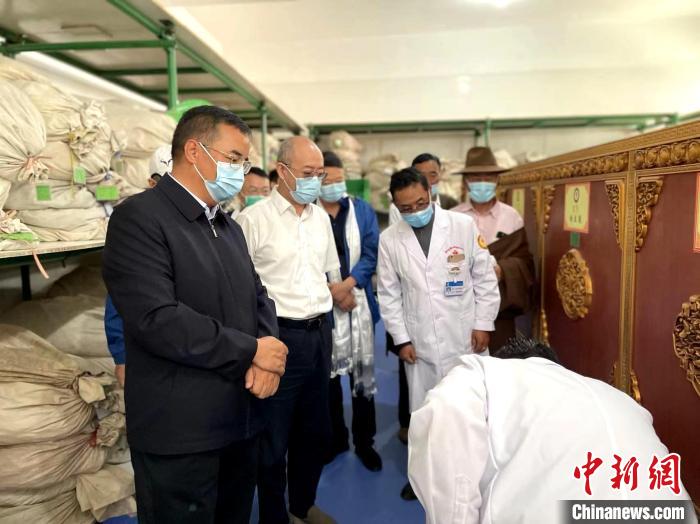 青海：“花式”取經(jīng)，傳承應(yīng)用多項(xiàng)中藏醫(yī)適宜技術(shù)