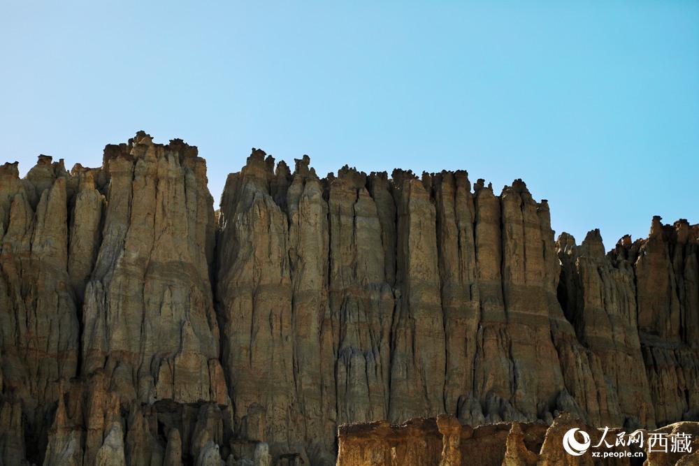 壯美的土林。人民網(wǎng) 李海霞攝