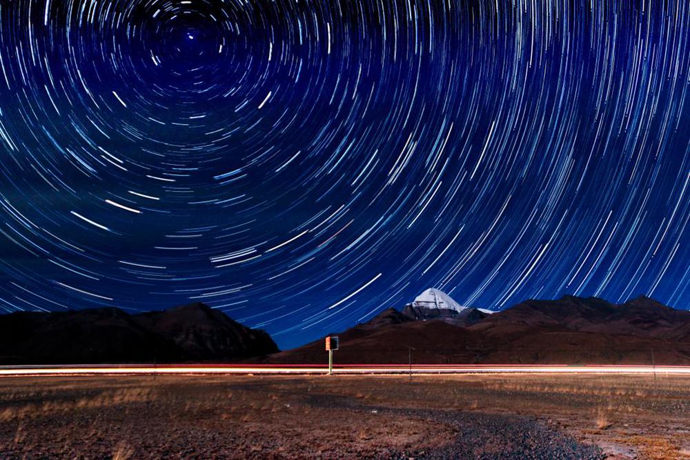 星垂平野闊。貢覺(jué)群培攝