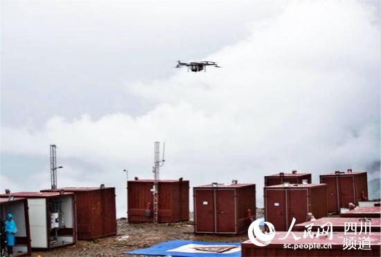 四川甘孜雅江縣引入無人機運輸，拓寬群眾致富增收新渠道。（圖片由雅江縣委宣傳部提供）