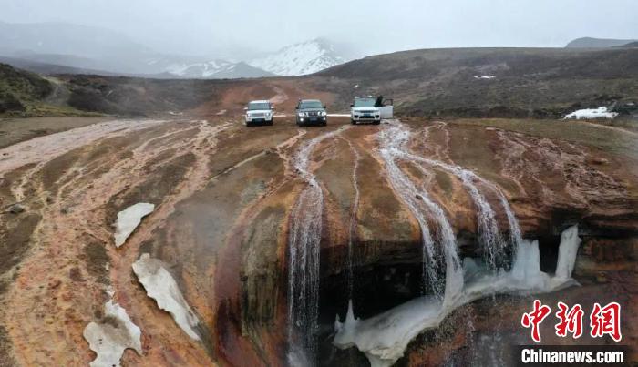 四川康定:越野車多次開進鈣化灘相關(guān)部門介入調(diào)查