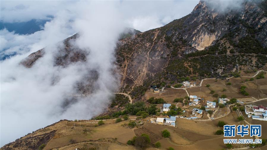 (決戰(zhàn)決勝脫貧攻堅·聚焦三區(qū)三州·圖文互動)(1)拓展新天地——云南迪慶藏區(qū)“新產(chǎn)業(yè)”掠影