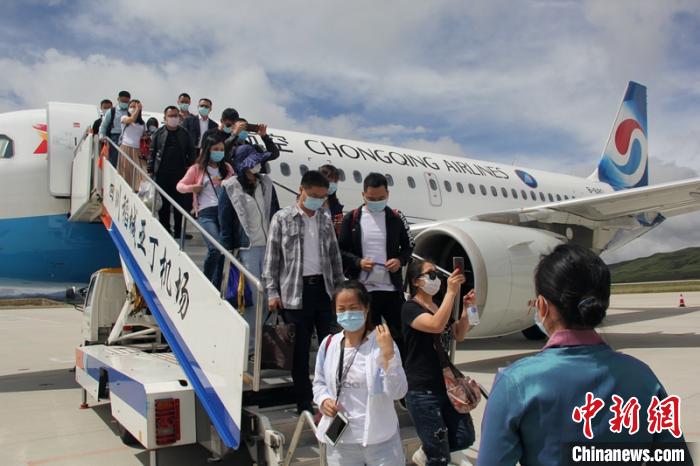 四川稻城經重慶至廣東珠海航線正式開通