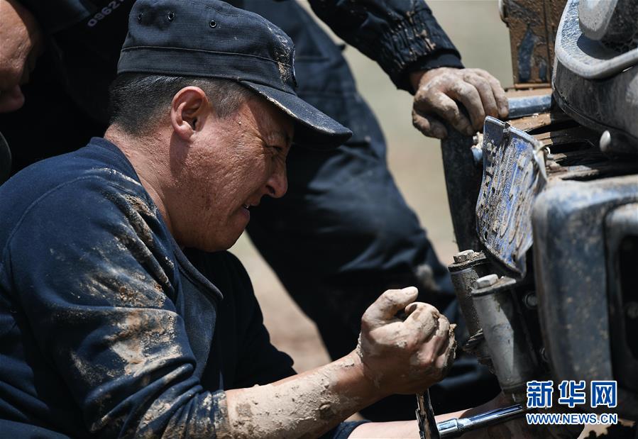 （圖文互動）（5）記者手記：可可西里，“挪”向“藏羚羊大產(chǎn)房”的14個半小時