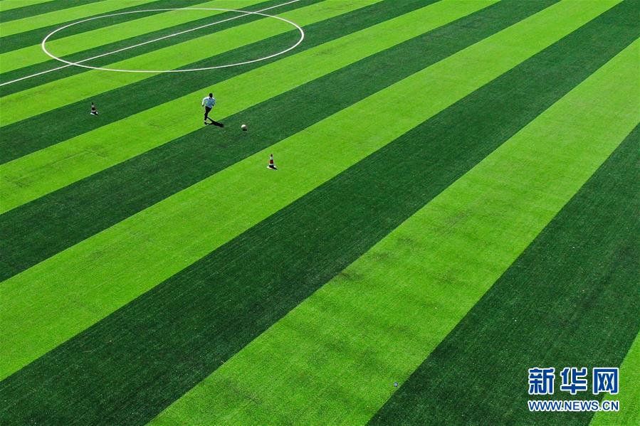 （走向我們的小康生活）（5）青?，敹啵狐S河源的幸福村