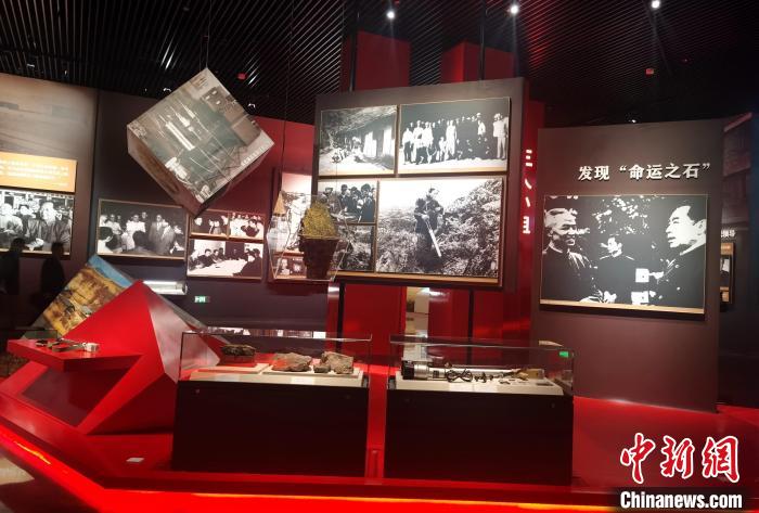 圖為紀念館內(nèi)部一角?！《∮衩?攝
