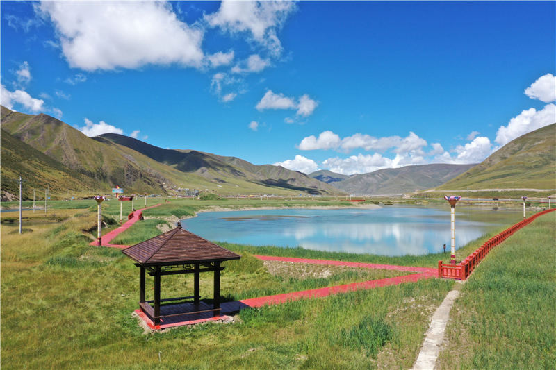 宜牛二村砂場生態(tài)修復(fù)后狀況。甘孜州石渠生態(tài)環(huán)境局供圖