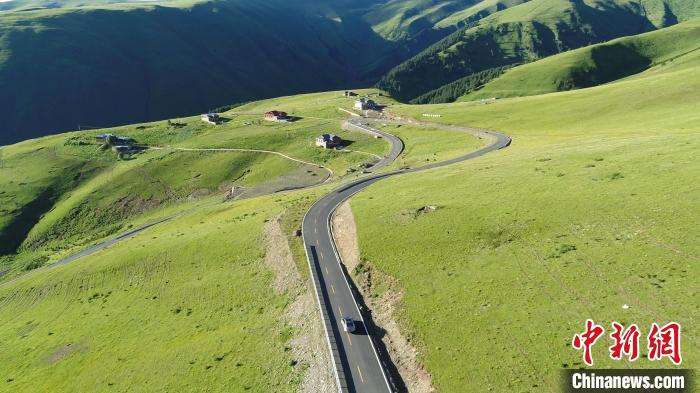四川道孚：打通交通脈絡(luò)，連通百姓幸福