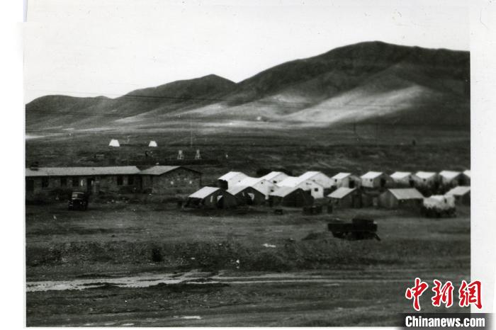 圖為20世紀70年代風火山觀測站科學城。(資料圖) 中鐵西北科學研究院供圖