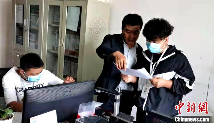 【十年@每一個奮斗的你】青海湖畔創(chuàng)業(yè)大學生:回鄉(xiāng)就是為了服務鄉(xiāng)親回饋家鄉(xiāng)