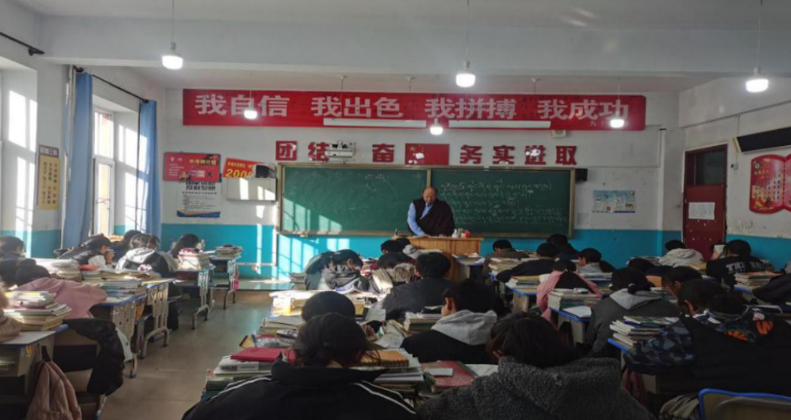 青?，斍撸寒惖剞k班讓孩子享受優(yōu)質(zhì)教育