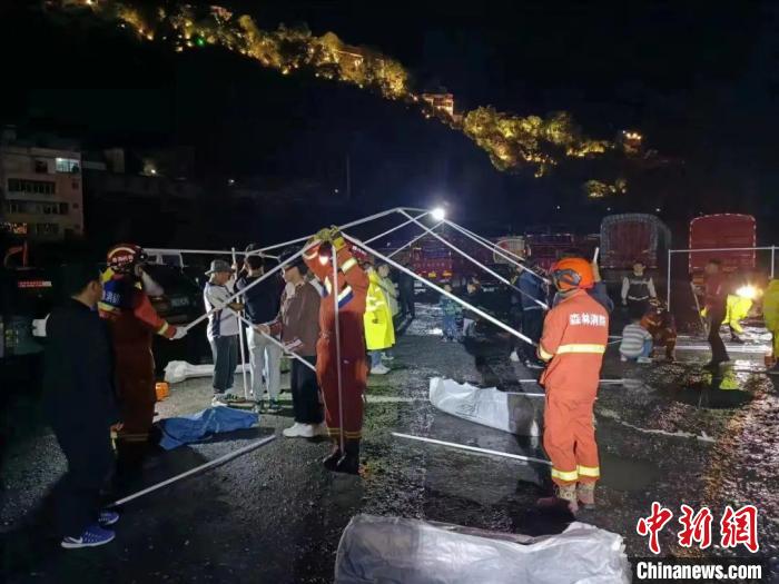 四川阿壩州:調撥7955件救災物資到地震災區(qū)