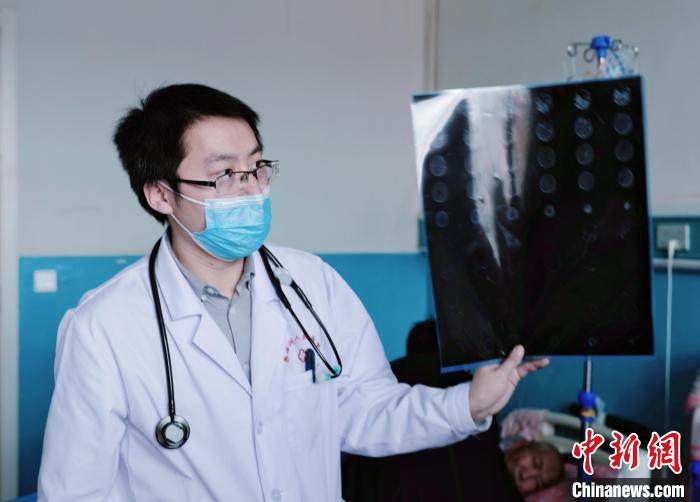 上海援青醫(yī)生邱筱煒:“好曼巴”讓高原牧區(qū)群眾“心”安