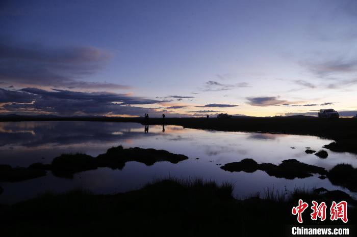 圖為夕陽下的查旦濕地?！●R銘言 攝