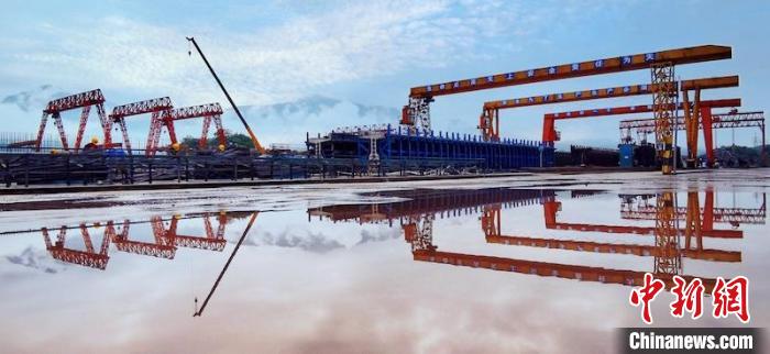 成蘭鐵路高原段T梁發(fā)運(yùn)全部完成?！≈需F八局 供圖