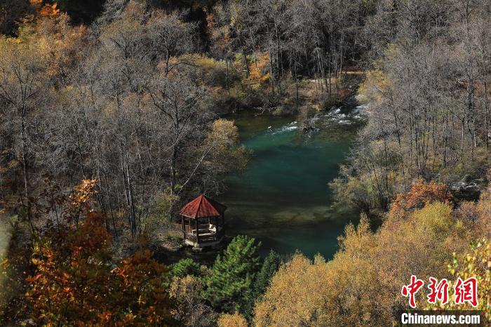 松坪溝風(fēng)光?！⑼?攝