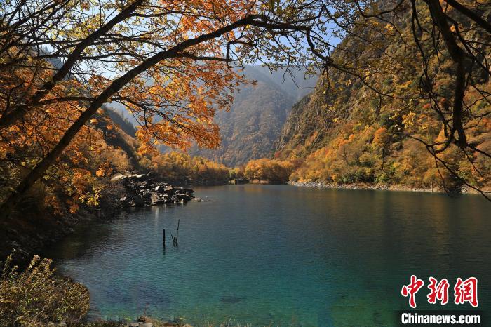 松坪溝風(fēng)光?！⑼?攝