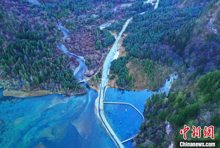 畢棚溝景區(qū)風(fēng)光?！“苍?攝