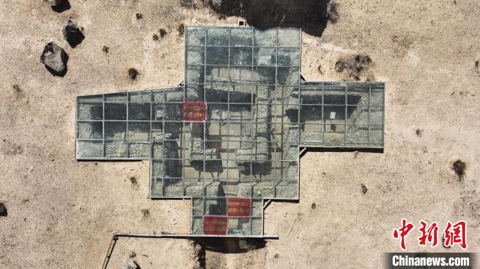 圖為被稱為“九層妖塔”的熱水墓群一號(hào)大墓?！●R銘言 攝