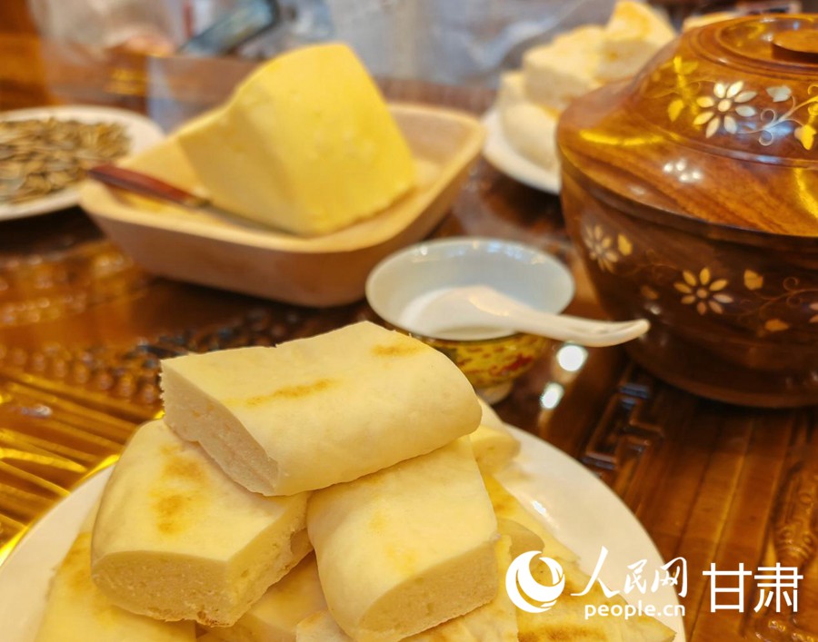 藏式餐點。人民日報記者 銀燕攝