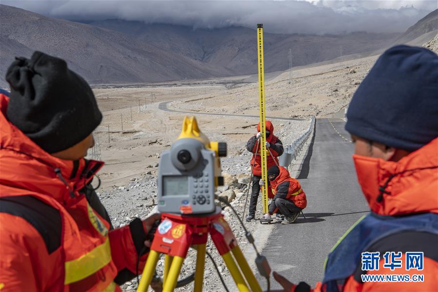 （新華全媒頭條·圖文互動(dòng)）（10）往更高處長(zhǎng)、往長(zhǎng)春北京方向移動(dòng)——來(lái)自海拔8848.86米的報(bào)告