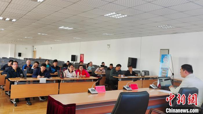圖為培訓(xùn)會(huì)現(xiàn)場(chǎng)?！∝暽＠?攝