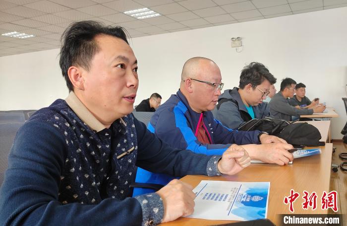 圖為培訓(xùn)會(huì)現(xiàn)場(chǎng)。　貢桑拉姆 攝