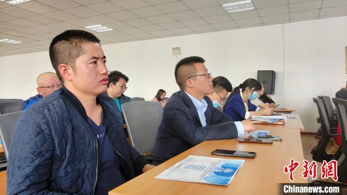 圖為培訓(xùn)會(huì)現(xiàn)場(chǎng)?！∝暽＠?攝