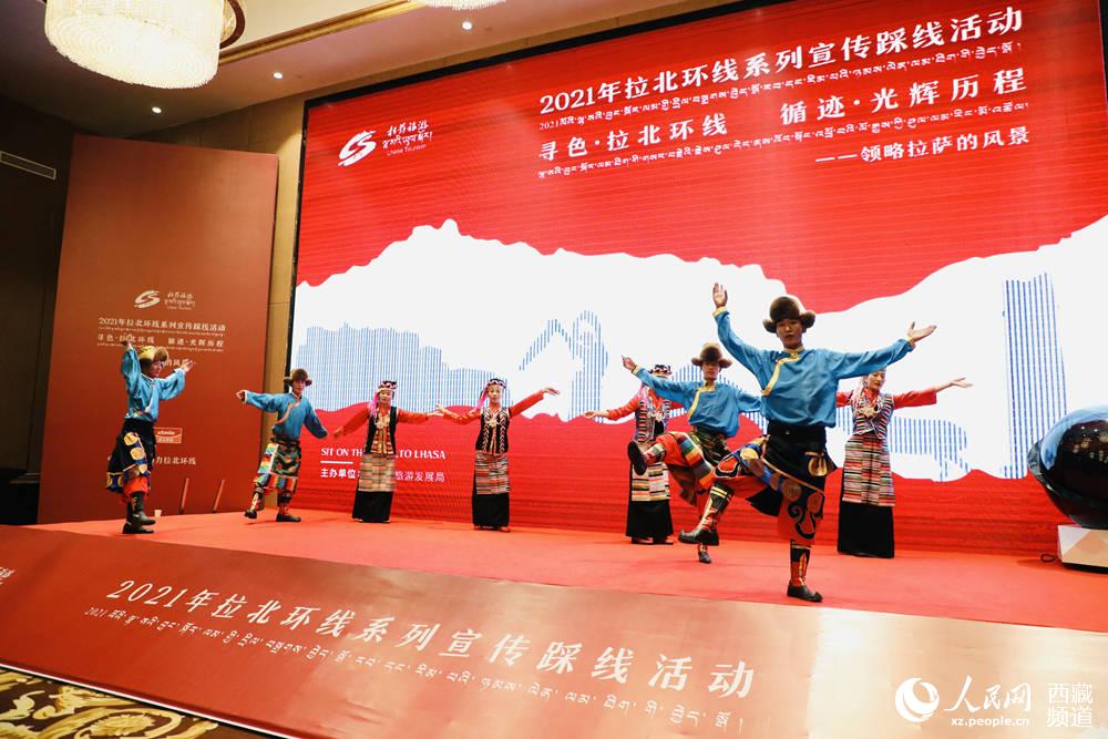 文藝表演。人民網(wǎng) 次仁羅布攝