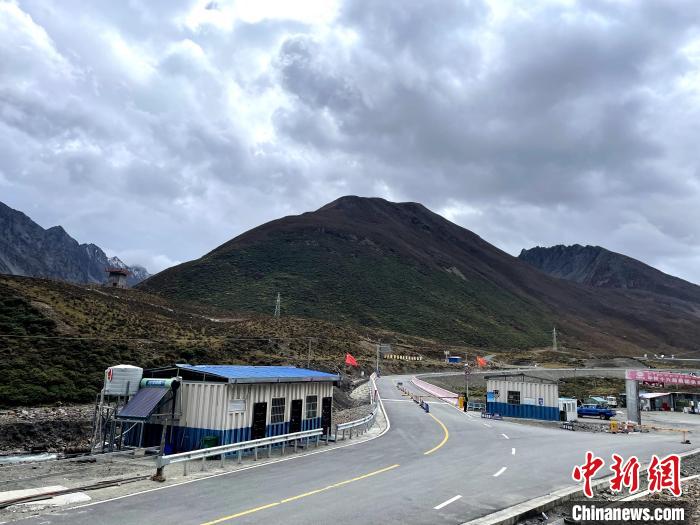 西藏邊境警察：守護(hù)G219！在移動(dòng)方艙的青春堅(jiān)守