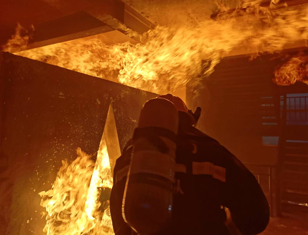 畫面“燃爆”。