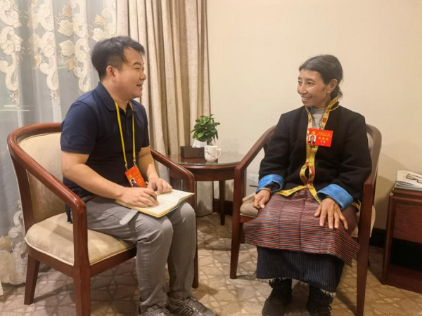 【記者手記Vlog】“守邊的‘阿佳’，您還好嗎”——記者與卓嘎代表再相遇