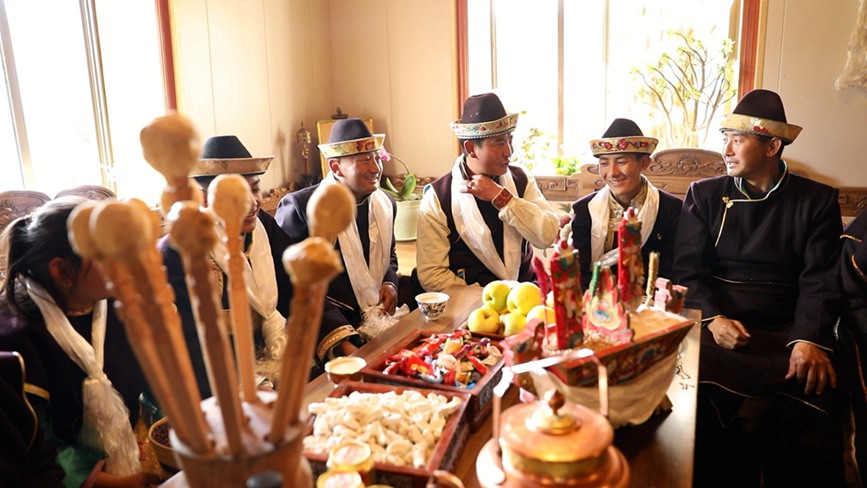 齊聚一堂，迎“古突”之夜。