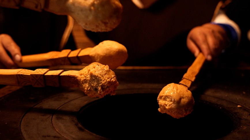  烤“結(jié)達(dá)”。