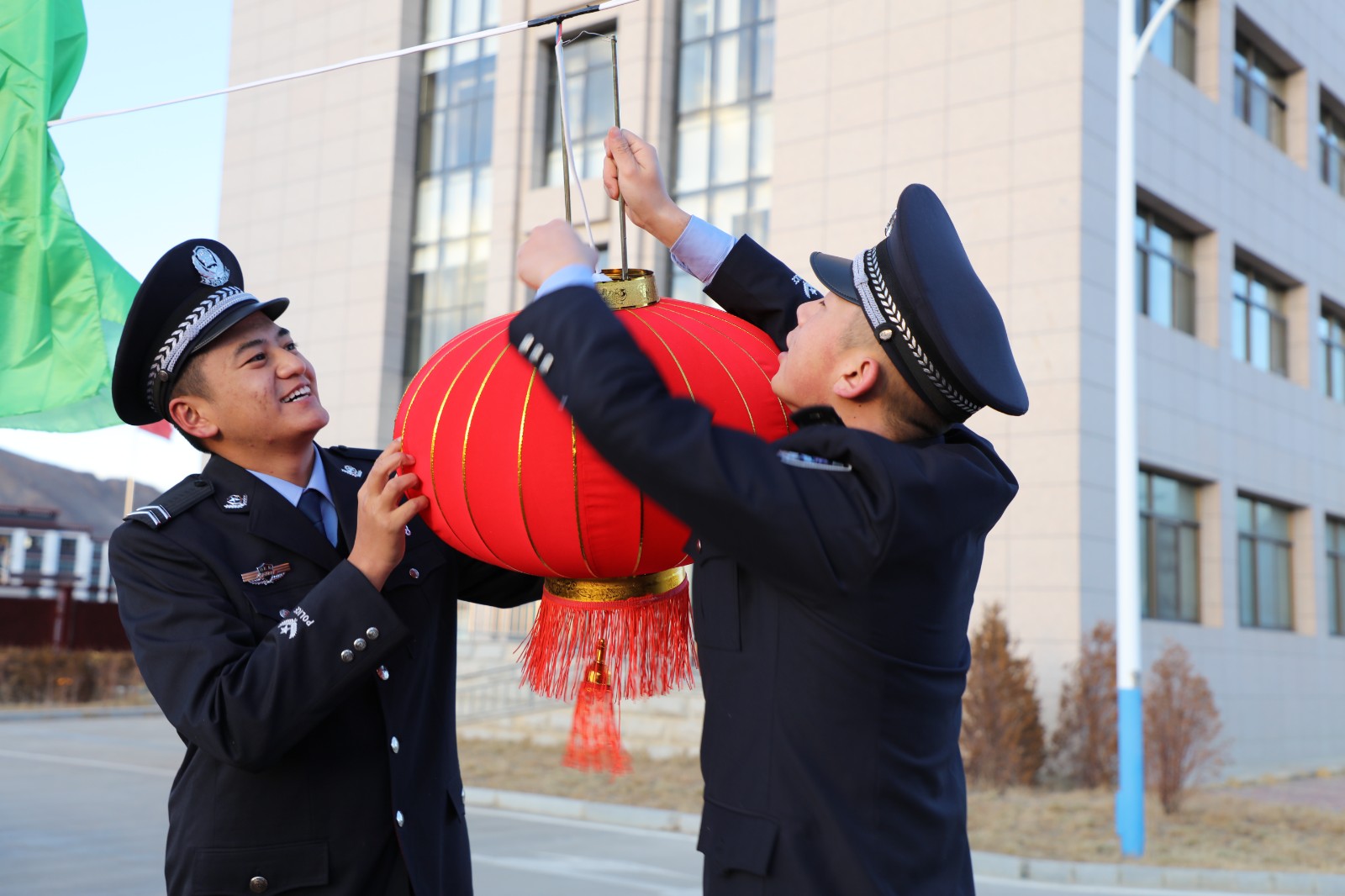 （要聞 新媒體）雪域邊關(guān)的他們，是歸途的(4189296)-20230122091651.jpg