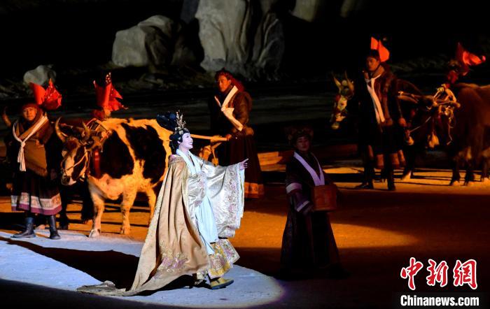 3月17日，西藏拉薩，《文成公主》大型史詩劇演出現(xiàn)場(chǎng)?！±盍?攝