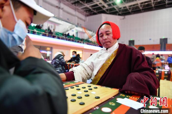 圖為比賽現(xiàn)場?！∝暩聛硭?攝