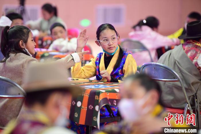 圖為比賽現(xiàn)場?！∝暩聛硭?攝