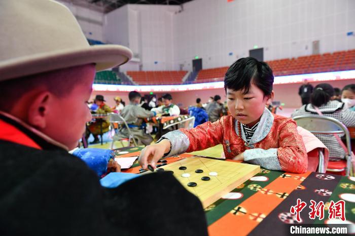 圖為比賽現(xiàn)場?！∝暩聛硭?攝